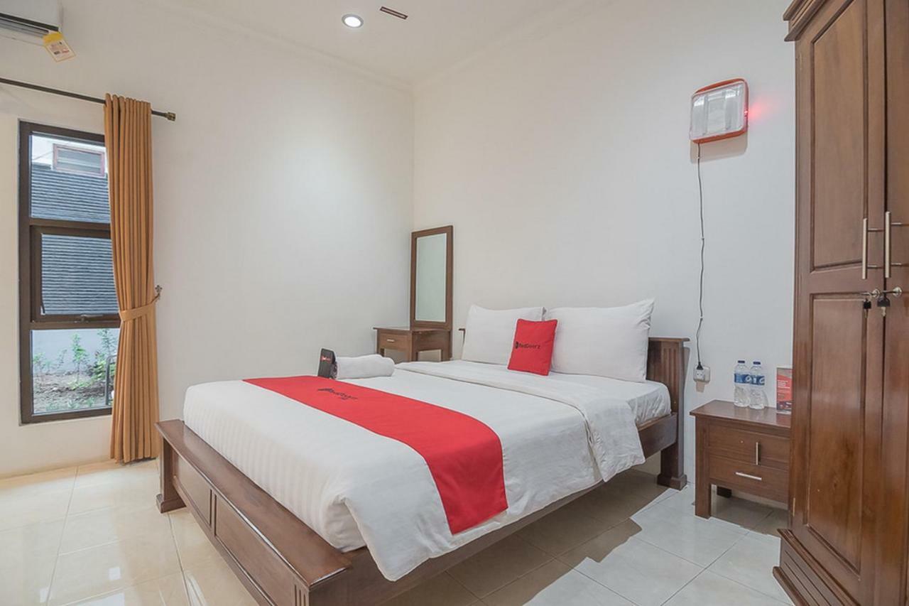 Reddoorz Near Jatinangor Town Square Hotell Eksteriør bilde