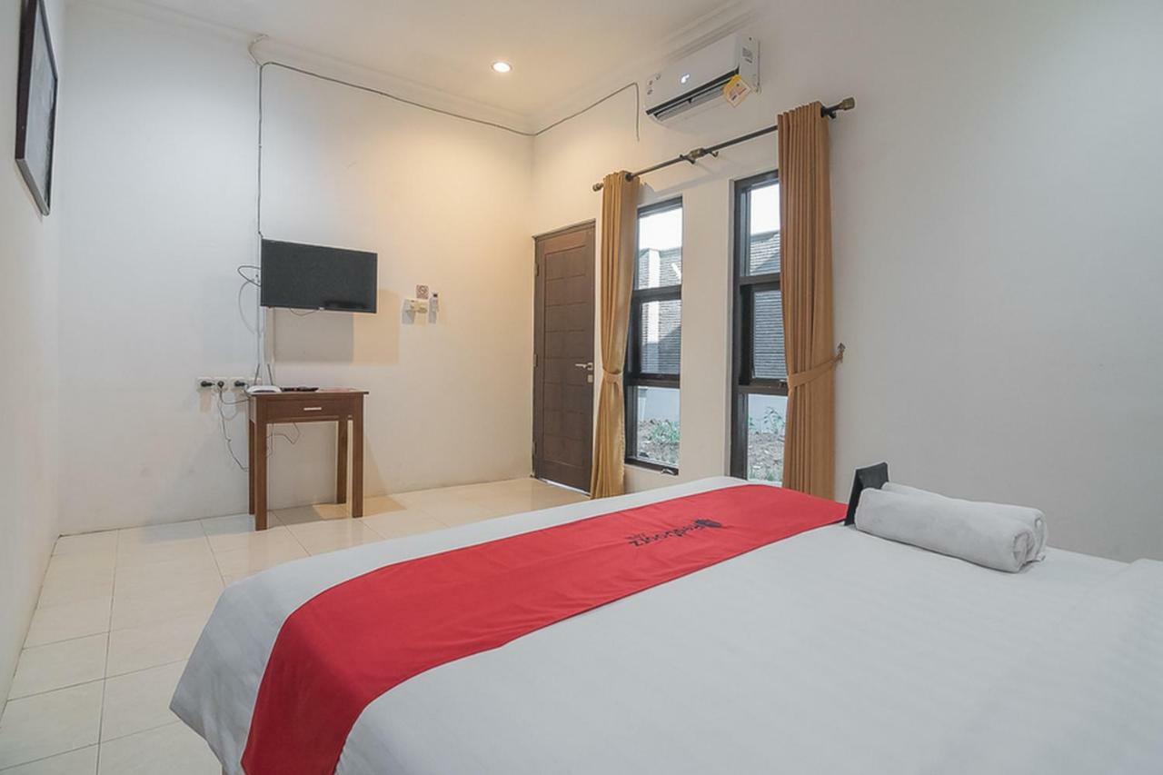 Reddoorz Near Jatinangor Town Square Hotell Eksteriør bilde